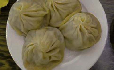 梦见吃小笼包