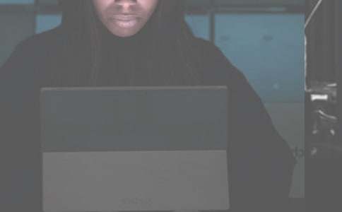 ���ڰ�ҹ�ĸ�Ц˵˵