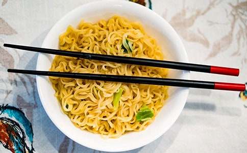 �μ���ɫ������װ����