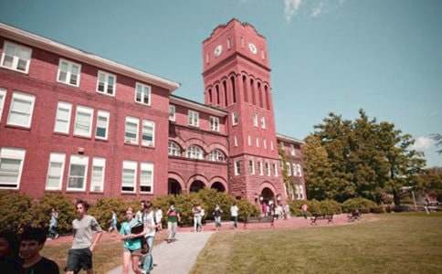 ���ر���У԰�ռǺϼ���ƪ